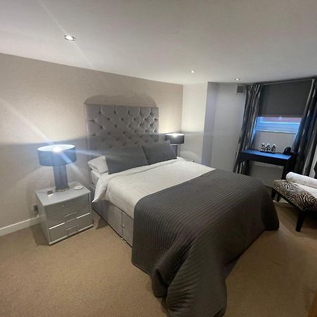 Spacious Central 2Bed Apartment Wilmslow Luaran gambar