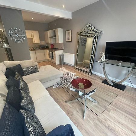 Spacious Central 2Bed Apartment Wilmslow Luaran gambar