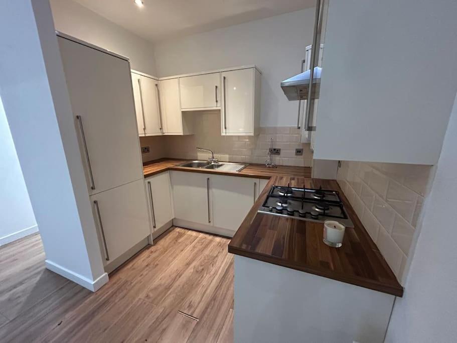 Spacious Central 2Bed Apartment Wilmslow Luaran gambar