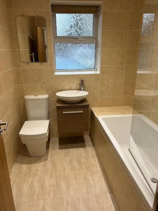 Spacious Central 2Bed Apartment Wilmslow Luaran gambar