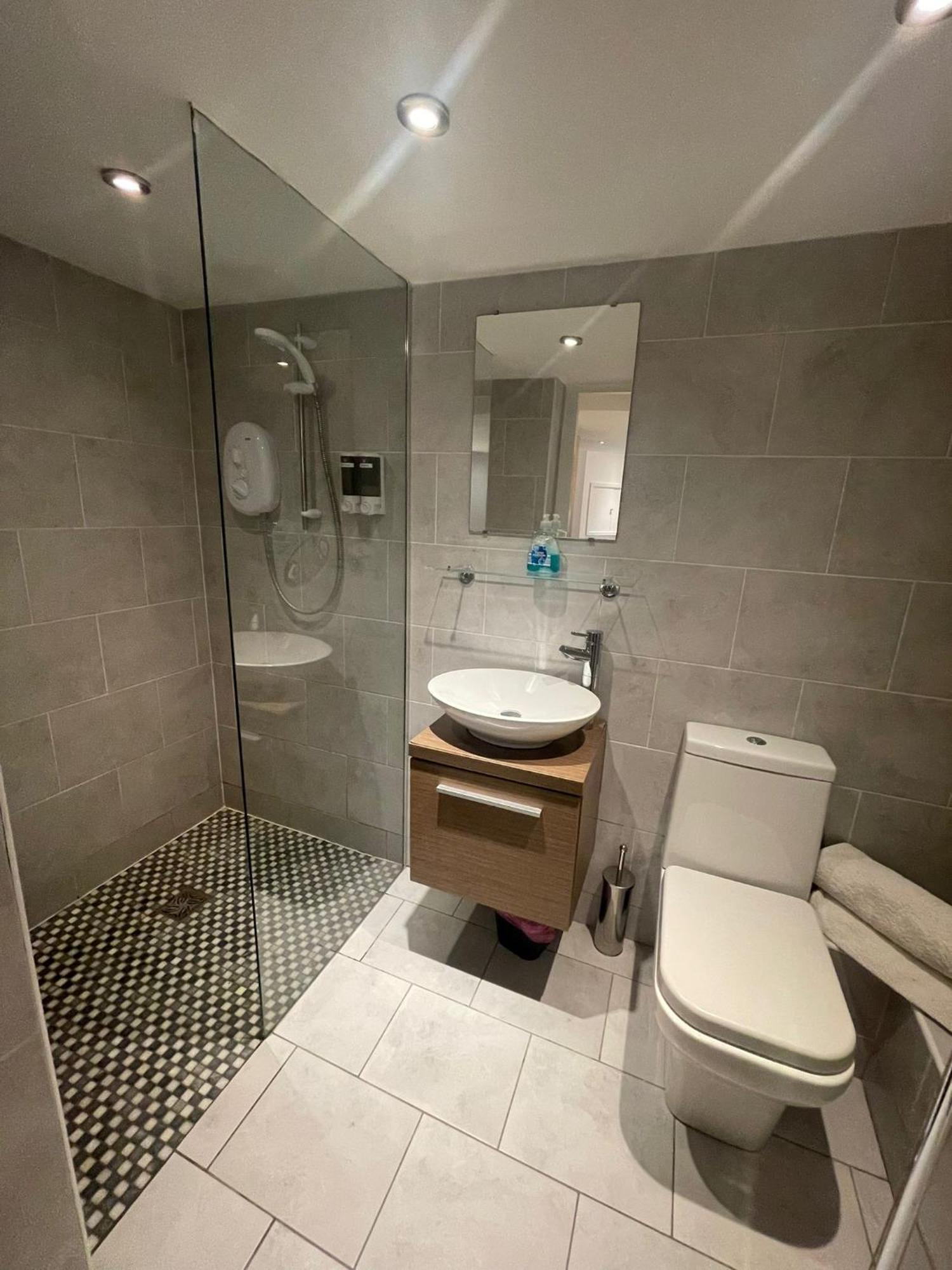 Spacious Central 2Bed Apartment Wilmslow Luaran gambar