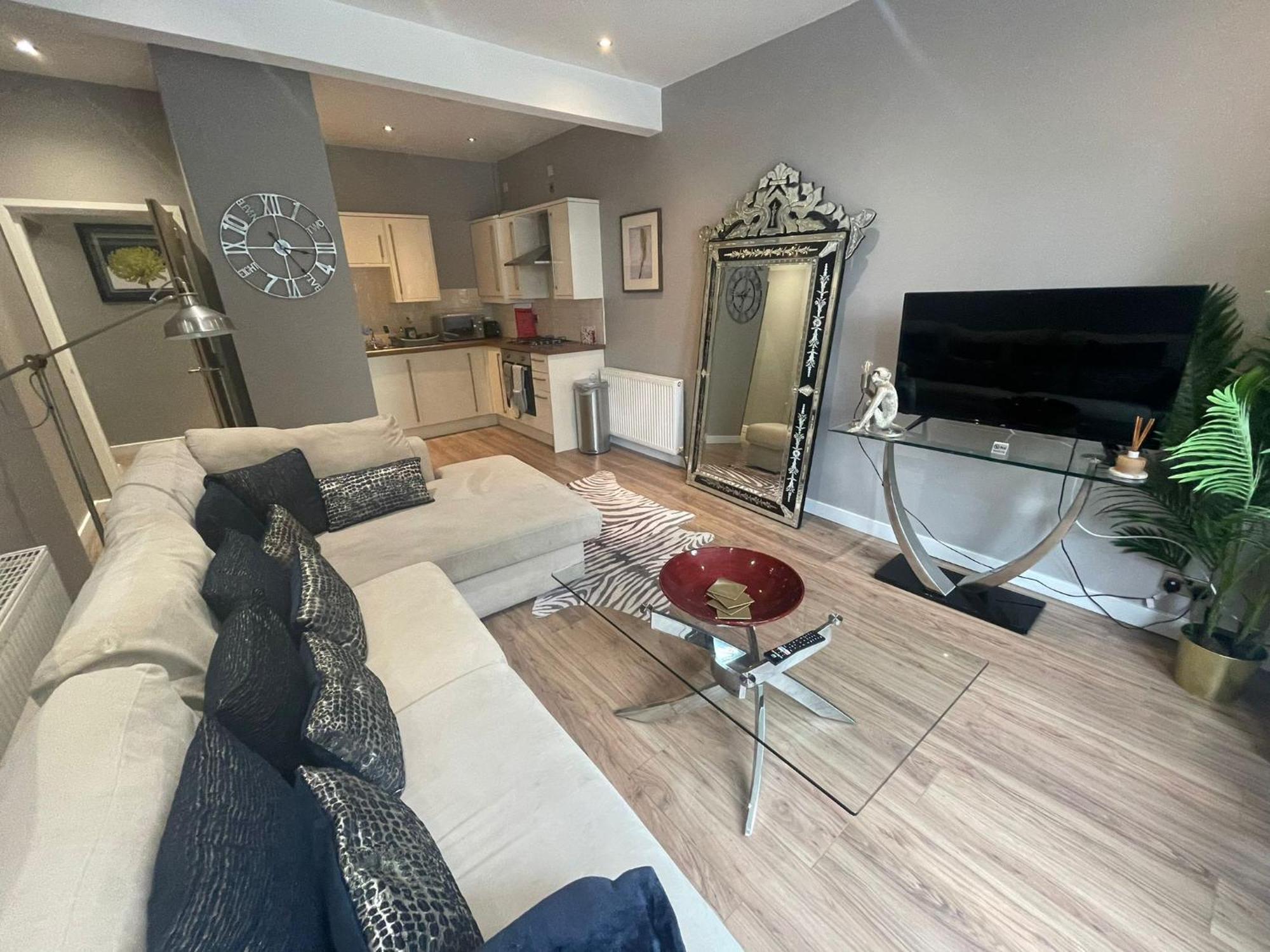 Spacious Central 2Bed Apartment Wilmslow Luaran gambar